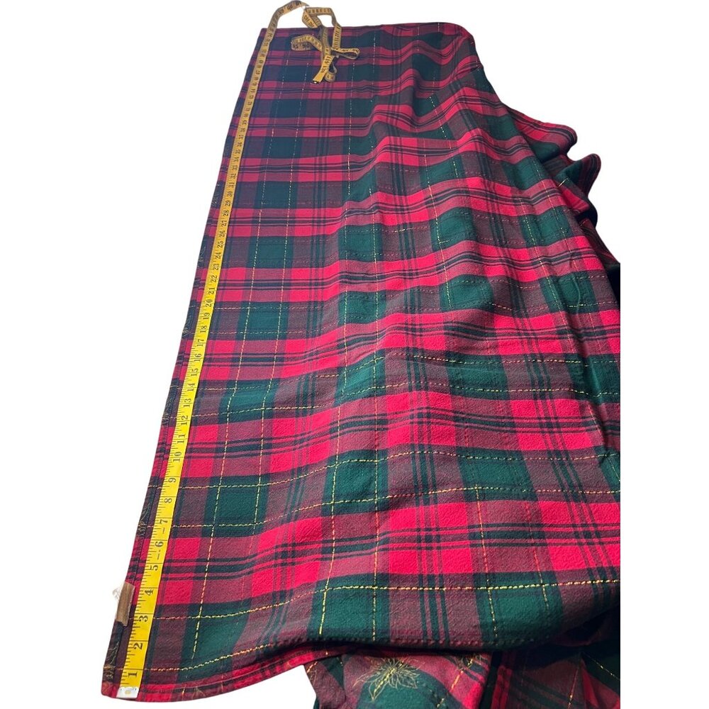Christmas Table Cloth Red Metallic Plaid Rectangle 56x92 inch Seats 6-8 - Picture 7 of 11